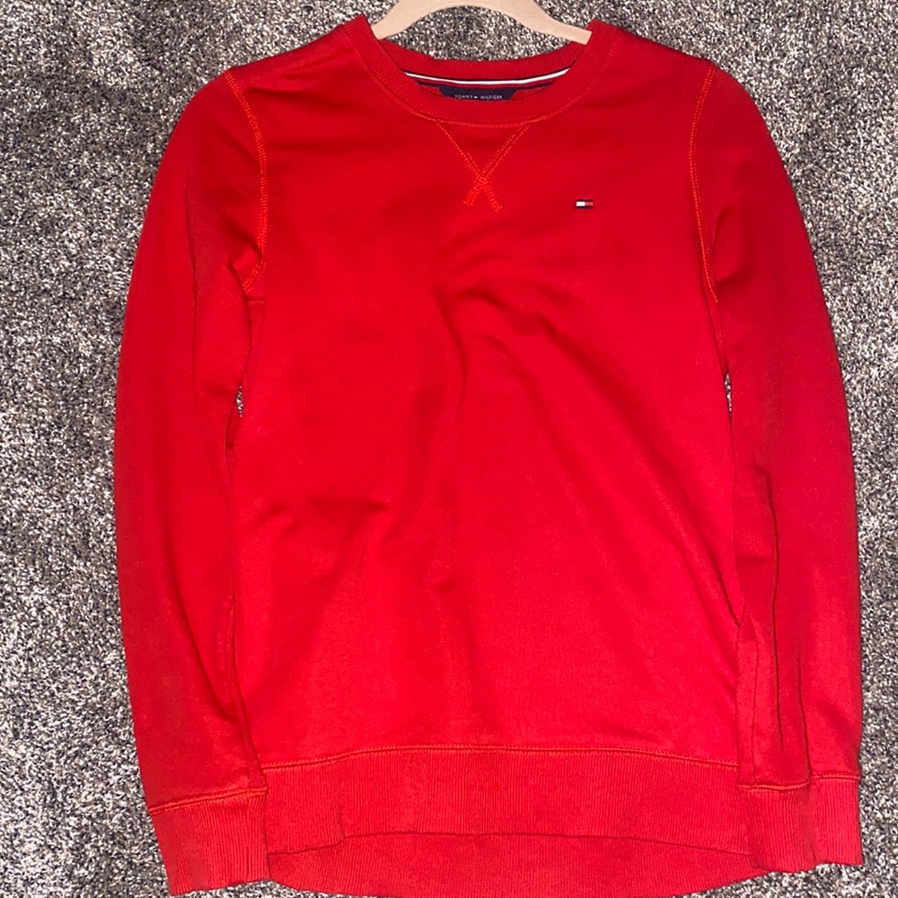BRAND NEW TOMMY HILFIGER WOMENS CREWNECK!!